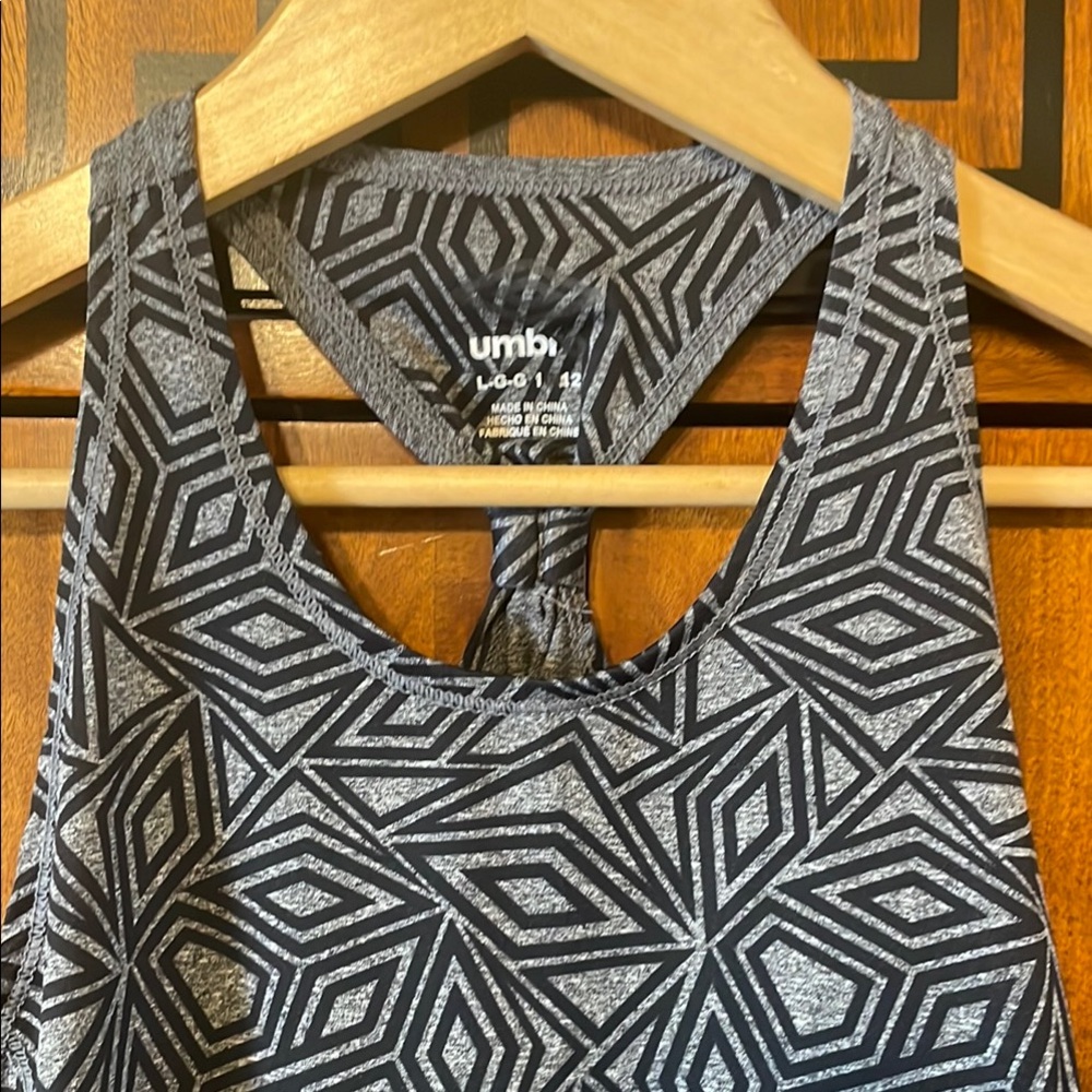 Umbro Girls Sz 12 Athletic Tank Top Geometric Print Racerback Soccer Sport - Picture 6 of 8